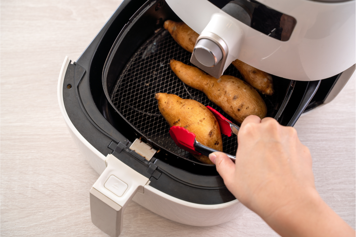 Como Limpar A Airfryer Coloque Um Fim Sujeira E Gordura Da Sua 