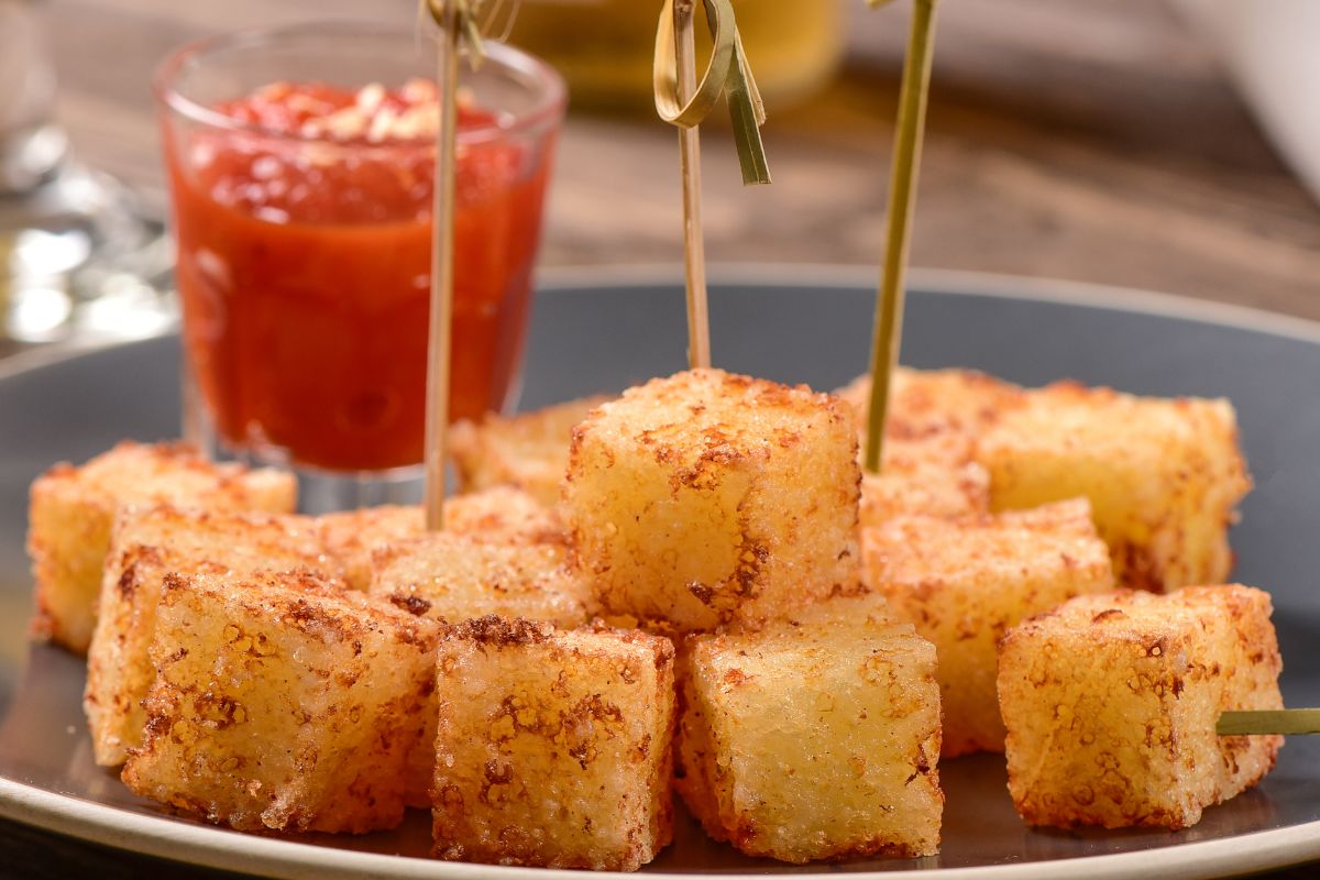 Tapioca Dadinhos com apenas 4 ingredientes - rápido e fácil de fazer - Photo Canva Pro Tapioca Dadinhos com apenas 4 ingredientes - rápido e fácil de fazer - Photo Canva Pro