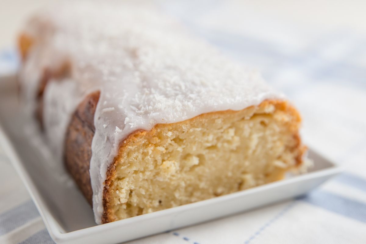 Como Fazer Bolo de Manteiga de Limão: fofinho e delicioso como você nunca viu antes! - FotoCanva Pro Como Fazer Bolo de Manteiga de Limão: fofinho e delicioso como você nunca viu antes! - FotoCanva Pro