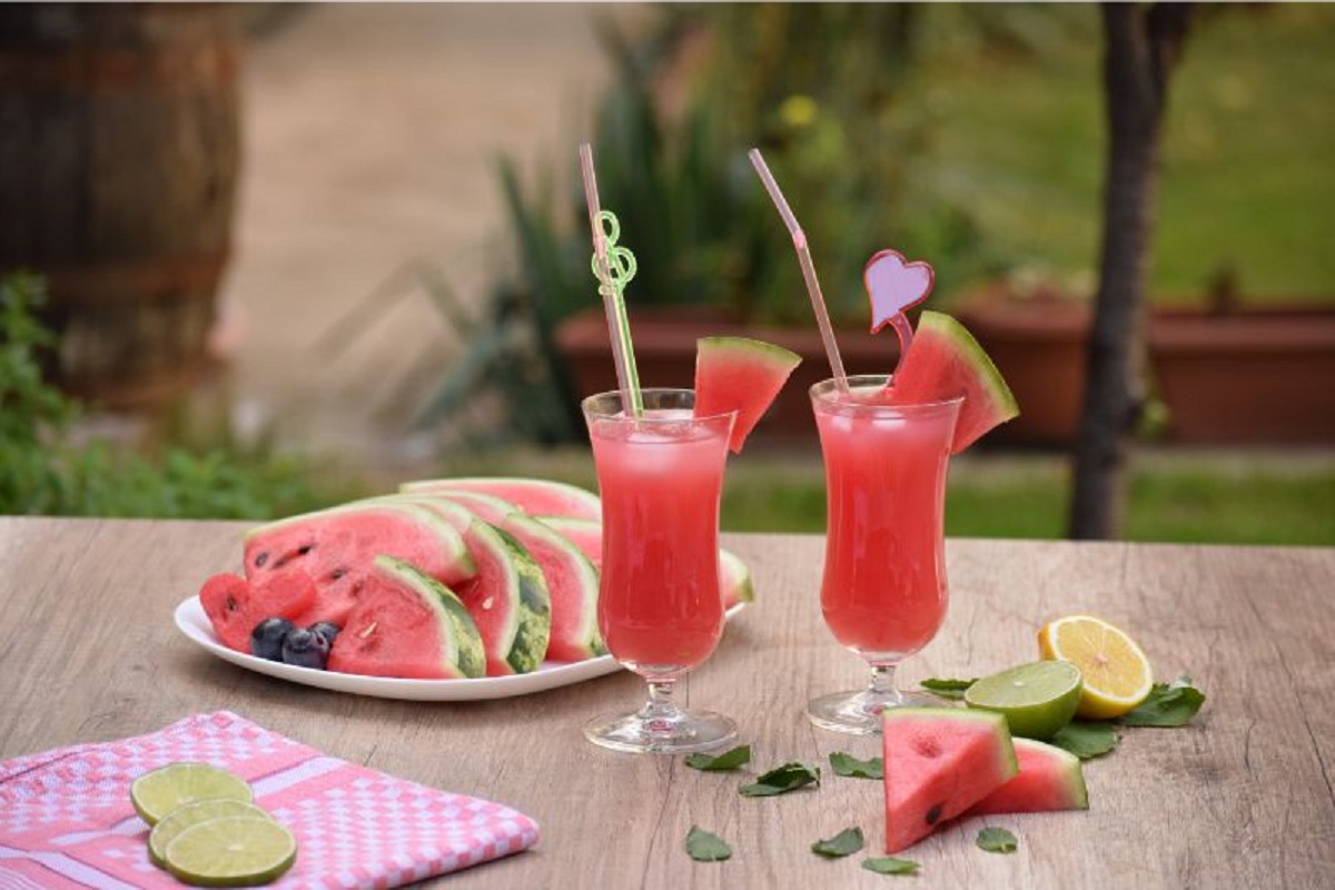 Suco de melancia, sabia que tem muitos benefícios? Confira e aprenda como preparar - Imagem do Canva Suco de melancia, sabia que tem muitos benefícios? Confira e aprenda como preparar - Imagem do Canva