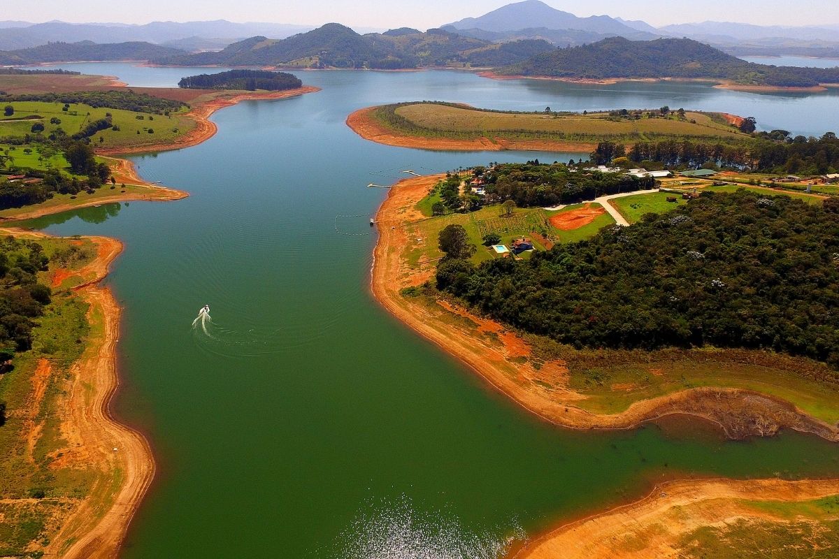 Sistema Cantareira liga sinal de alerta com apenas 39,1% de capacidade de funcionamento. Foto: Canva Sistema Cantareira liga sinal de alerta com apenas 39,1% de capacidade de funcionamento. Foto: Canva