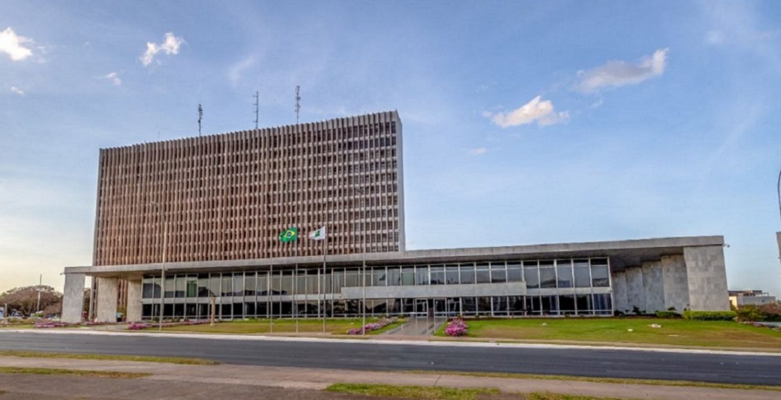 União Brasil sinaliza que pode compor com Arruda e descartar candidatura de Reguffe ao Governo do DF - Imagem do Canva