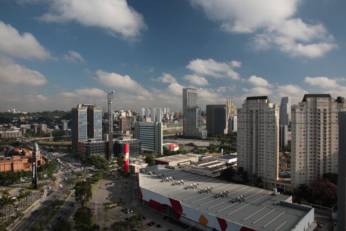 Zona Sul de São Paulo sofre com furtos e arrastão na madruga de segunda-feira (25). Foto: Canva Zona Sul de São Paulo sofre com furtos e arrastão na madruga de segunda-feira (25). Foto: Canva