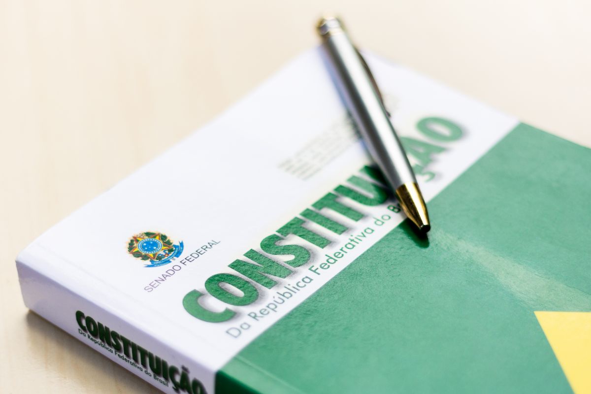Polícia Federal vai oferecer 'carro vip' para deslocamento de candidatos nas eleições; confira. Foto: Canva Polícia Federal vai oferecer 'carro vip' para deslocamento de candidatos nas eleições; confira. Foto: Canva