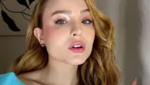 Viva Larissa Manoela! Atriz comemora dublagem no filme Troll 3 e agita redes sociais (Foto Reprodução Instagram)