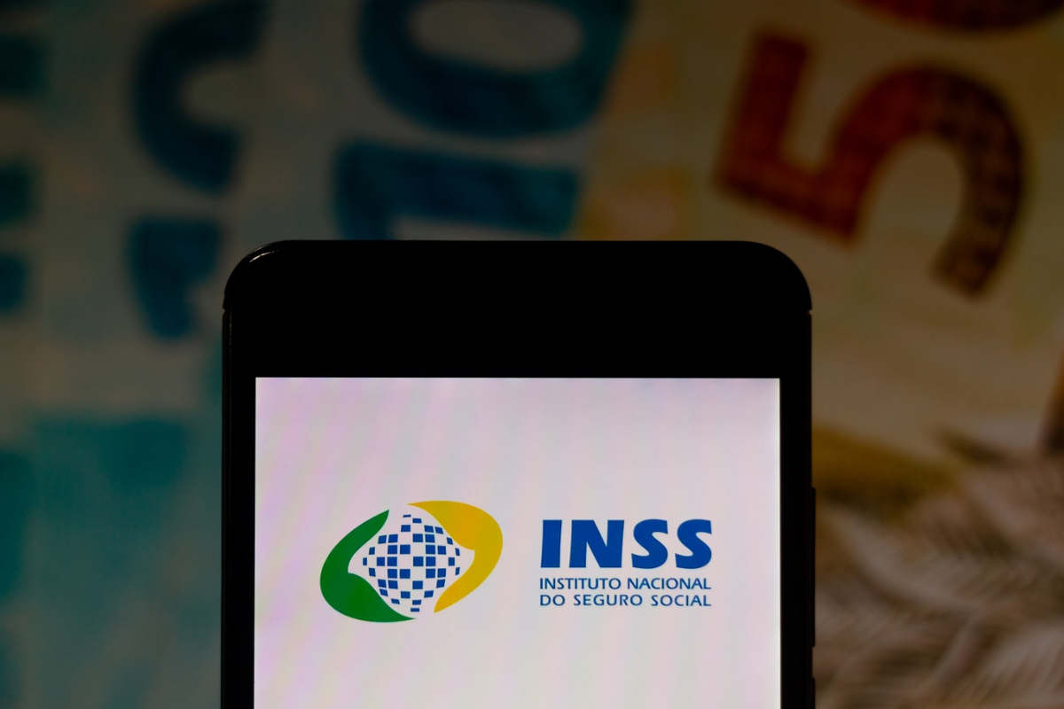 INSS: segurados já pedem devolução de descontos indevidos. Imagem: Canva