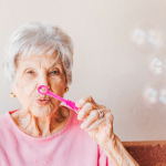 Como aposentar com teto do INSS: como funciona e como pedir - Reprodução: Canva