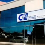 O que é a bolsa-auxilio estagiário? Descubra como funciona o auxílio que pode chegar até 1,2 mil reais. Fonte: Canva