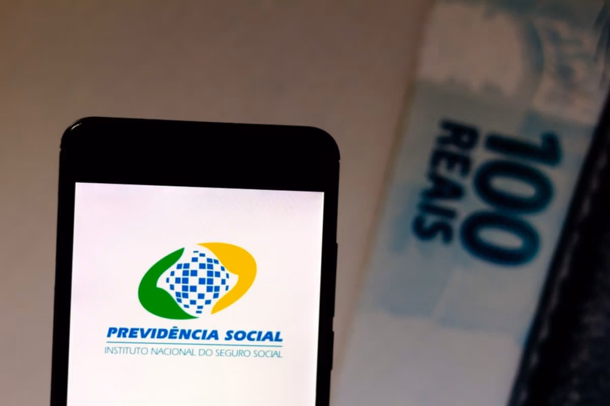 Inscrições abertas para concurso público do INSS com mil vagas e salario de R$ 5.905,79. Fonte: Canva