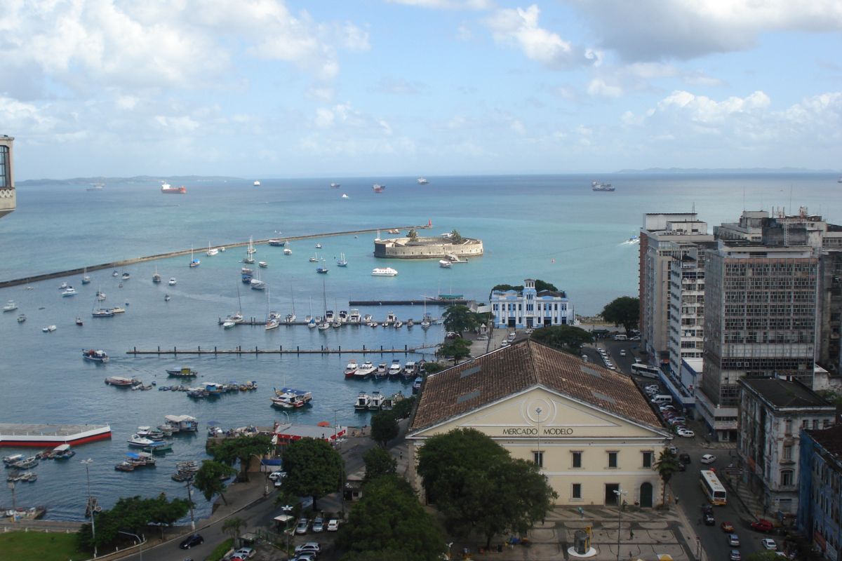 3 dicas de economia, que lhe renderia uma viagem todo ano para o Nordeste no Caribe Brasileiro, confira. Foto: Canva