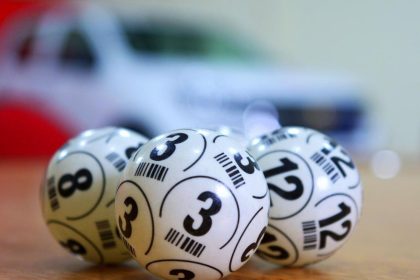 Resultado da Super Sete: concurso 382 acumula e prêmio chega aos R$ 5,3 milhões. Foto: Canva