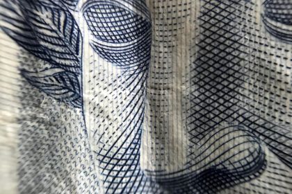 Mega-Sena: concurso 2521 acumula de novo e prêmio chega a R$ 150 milhões; dá para comprar 1.000 casas populares. Foto: Canva