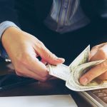 Salário Mínimo pode subir para R$ 1.302 e Auxilio Brasil fica sem aumento em 2023; confira - Freepik -