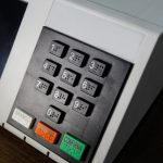 Eleições: Lula tem 52% dos votos válidos e Bolsonaro tem 48%, diz pesquisa da Genial Quaest. Foto: Canva