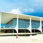 Eleições: Lula tem 54% das intenções de voto contra 46% de Bolsonaro, diz pesquisa Ipec