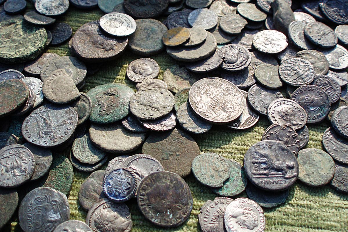 Moedas antigas: como colecionar e até ganhar dinheiro com elas? Confira essas dicas. Foto: Canva