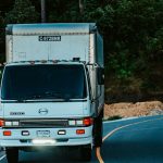 Auxílio Caminhoneiro: motoristas ainda podem participar e receber R$ 1 mil este mês; veja como - Reprodução Canva