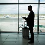 Voo atrasado ou cancelado. Confira quais os direitos dos consumidores e como proceder nesses casos - Freepik