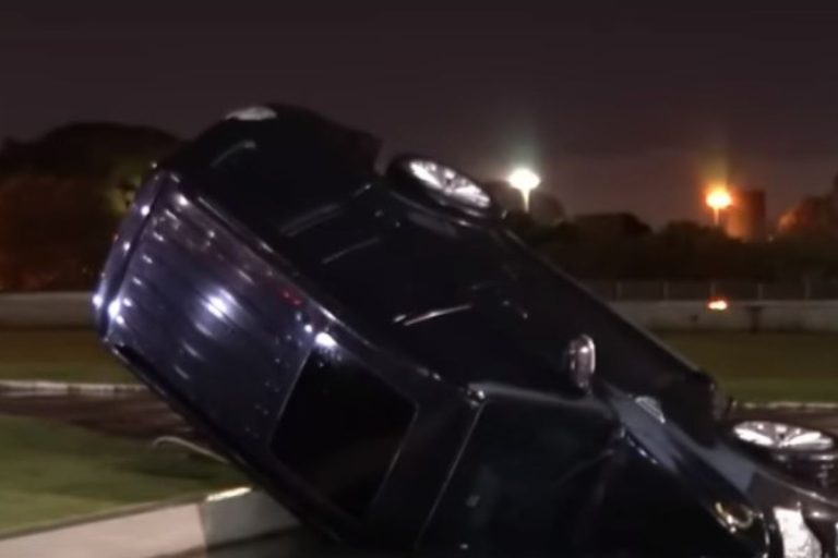 Pajero do deputado cai na água e vídeo viraliza nas redes; confira. Foto: Reprodução
