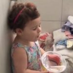 Paçoca da discórdia: mãe flagra filha em SC e vídeo viraliza; alerta de fofura. Foto: Reprodução