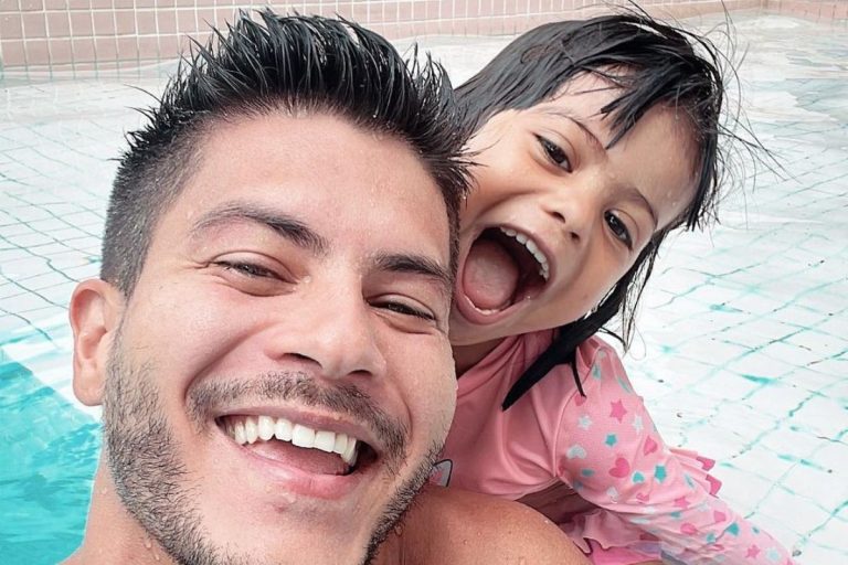 Arthur Aguiar desabafa com ex-BBB Rodrigo Mussi: “Não conseguia trabalhar”