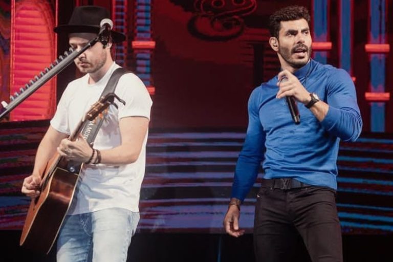 Israel e Rodolffo são assediados por fãs após lançamento de trabalho: “Seu Brilho Sumiu é hit”