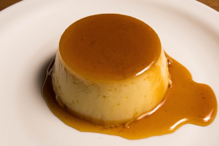 Como fazer Pudim com pão francês - Reprodução CANVA PRO