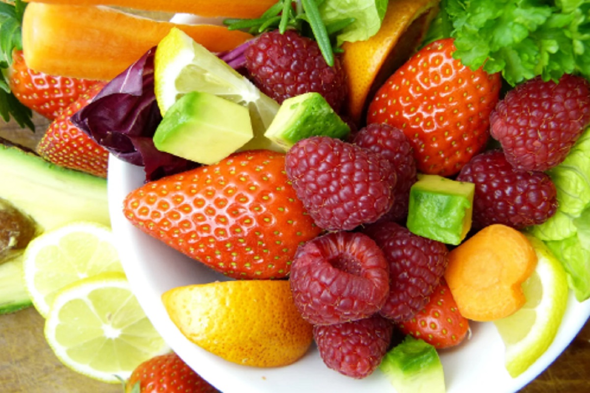 Salada de fruta com açafrão e canela em pó / Reprodução Instagram