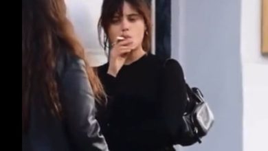 Wandinha aparece fumando em público e surpreende web; Jenna Ortega curte auge. Foto: Reprodução Twitter