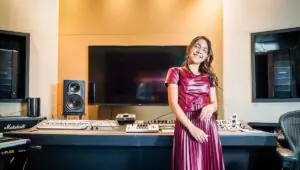 Vitoria Souza, pregadora de 17 anos, cria climão em Igreja após bate-boca com pastor; confira. Foto: Redes sociais