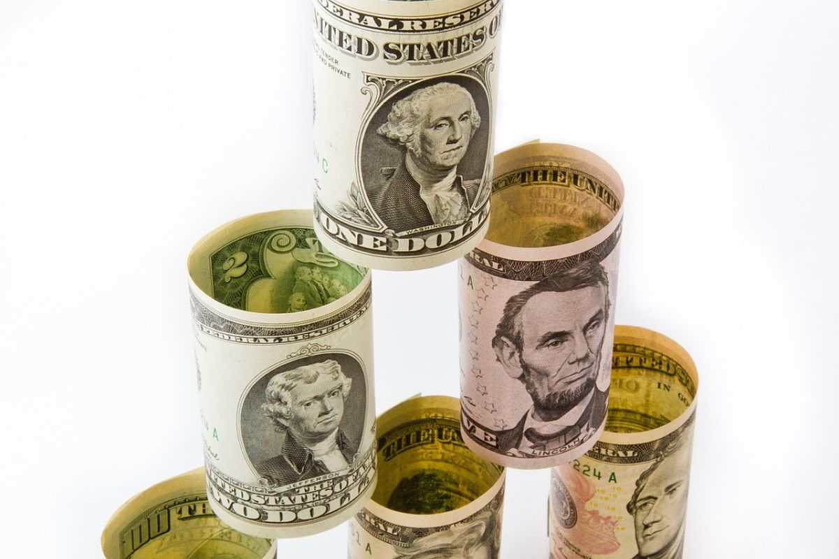 Pirâmides financeiras; confira 5 dicas importantes para evitar cair nos golpes. Foto: Pixabay