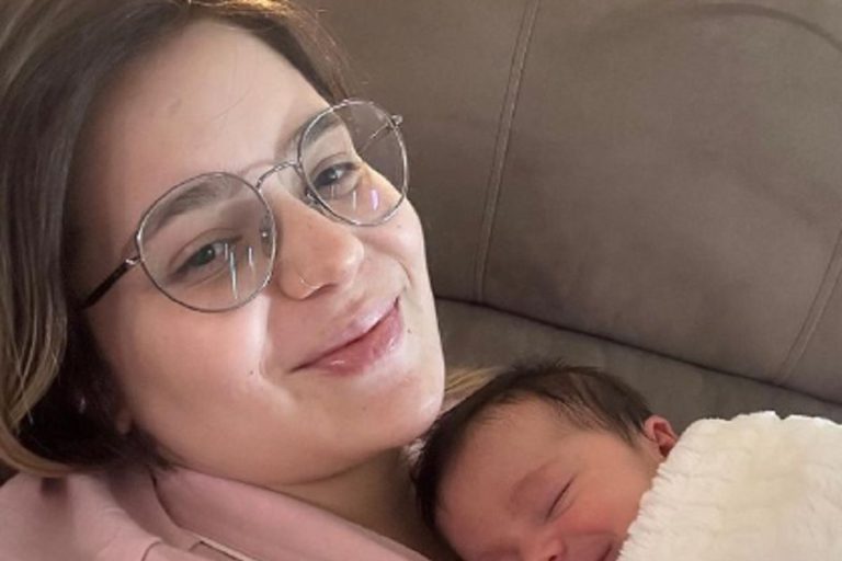 Viih Tube posta foto com Lua e web se divide: é a cara do pai ou da mãe? Confira o que disseram. Foto: Reprodução Instagram