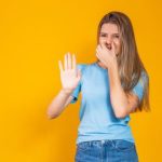 Mau hálito nunca mais: conheça dicas infalíveis para eliminar o problema!