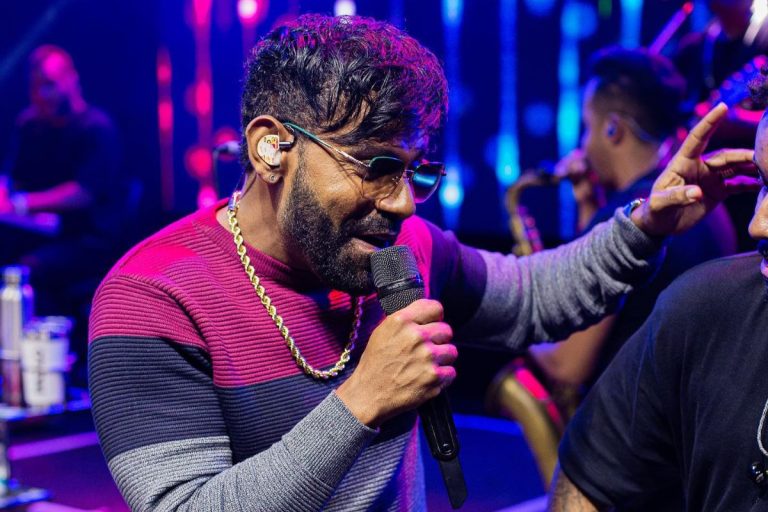 Pablo coloca sósia durante show em Campina Grande (PB) e tira onda com os fãs; confira a brincadeira. Foto: Redes sociais