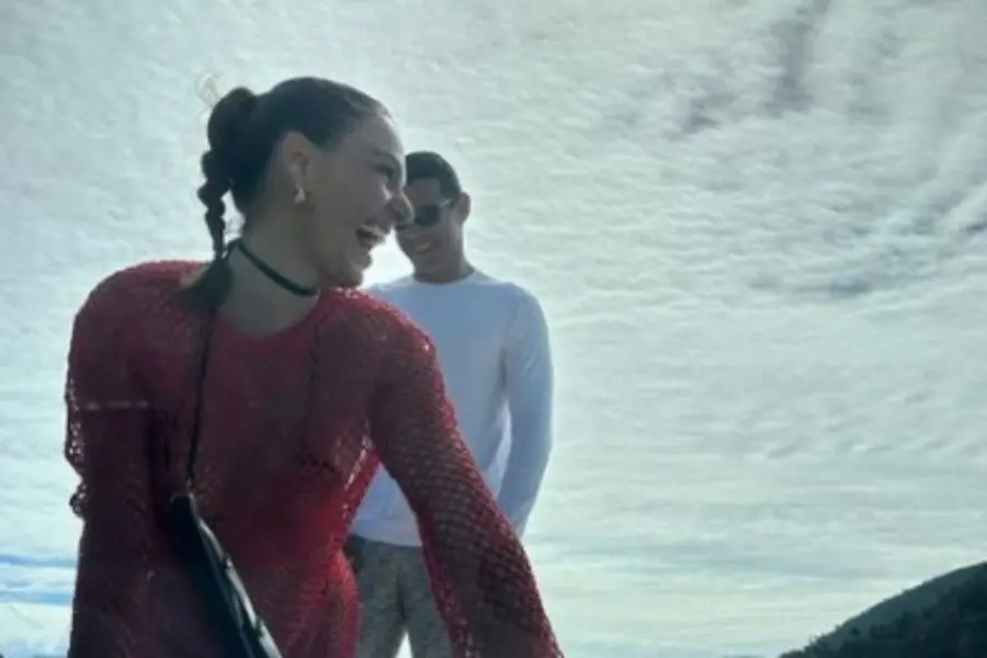 Isis Valverde posta fotos paradisíacas com novo namorado e surpreende fãs; confira. Foto: Instagram