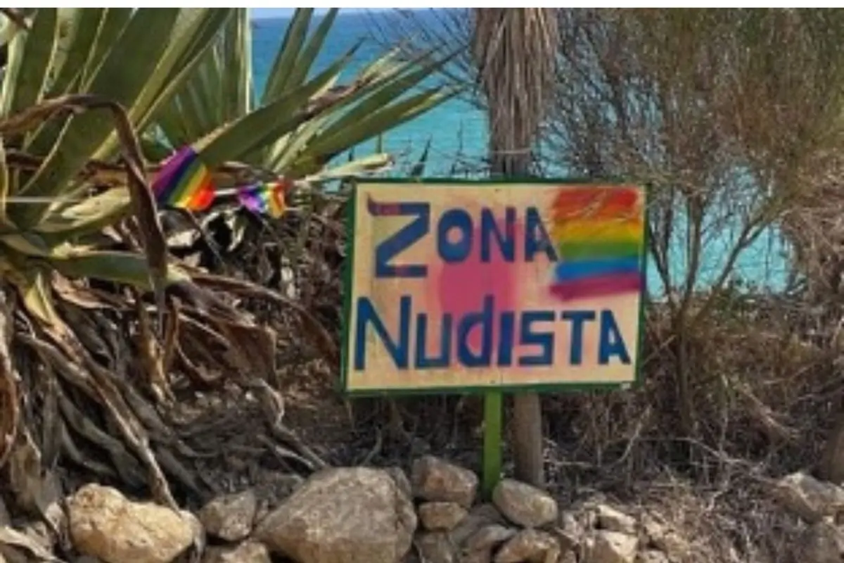 Indira Nascimento surpreende seguidores e tira a roupa em praia no Mediterrâneo; confira. Foto: Instagram Indira Nascimento surpreende seguidores e tira a roupa em praia no Mediterrâneo; confira. Foto: Instagram