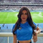 Juliane Carvalho, affair de Felipe Neto, curte praia e sensualiza no Instagram; youtuber tem bom gosto. Foto: Instagram