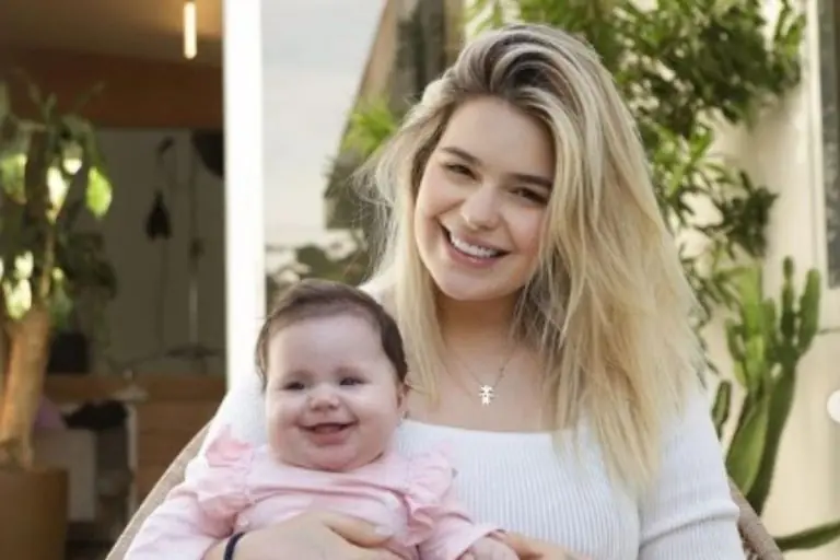 Viih Tube encanta fãs com Lua e ‘lamenta’ crescimento rápido da filha; confira