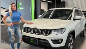 Andressa Urach de carro novo; saiba como ela conseguiu essa nave de R$ 230 mil