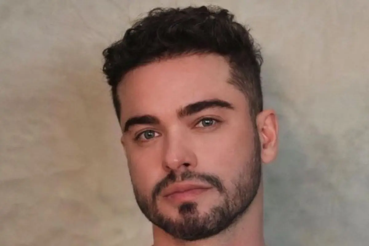 Sidney Sampaio: tudo o que se sabe sobre o surto do ator que se jogou de quarto de hotel Sidney Sampaio: tudo o que se sabe sobre o surto do ator que se jogou de quarto de hotel