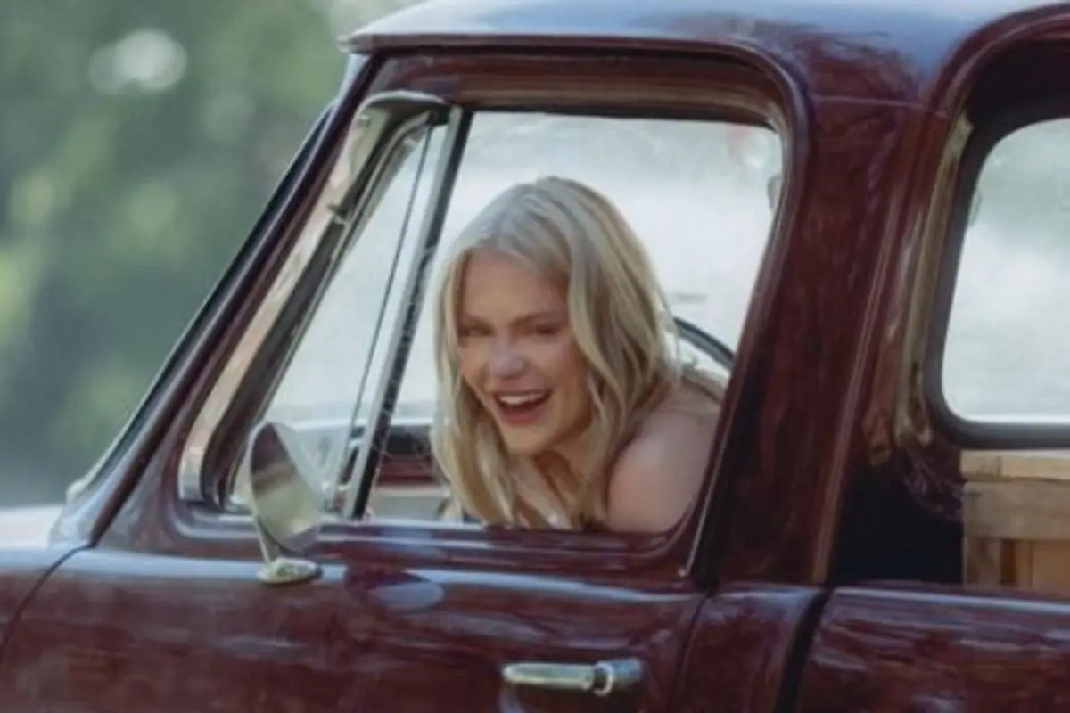 Luisa Sonza tira onda com o ex durante show em Porto Alegre; nada de Chico na música Luisa Sonza tira onda com o ex durante show em Porto Alegre; nada de Chico na música