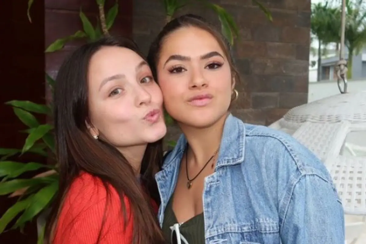 Maisa Silva faz declaração de amizade para Larissa Manoela; cúmplices para a vida toda Maisa Silva faz declaração de amizade para Larissa Manoela; cúmplices para a vida toda