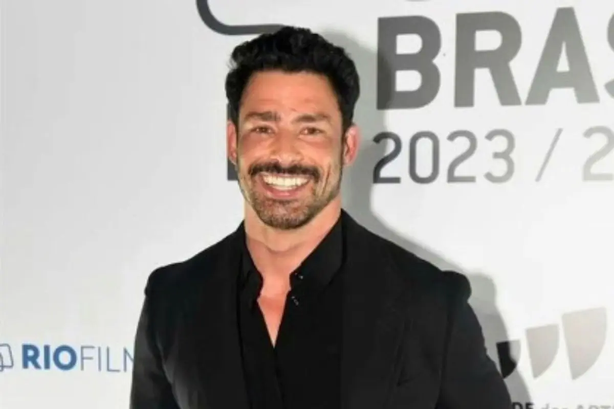 Cauã Reymond sarado e marombeiro agita as redes sociais; assim, as fãs vão à loucura Cauã Reymond sarado e marombeiro agita as redes sociais; assim, as fãs vão à loucura