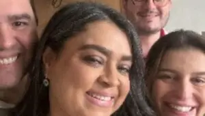 Preta Gil vitoriosa e emocionante; confira como foi a saída da cantora do hospital em São Paulo