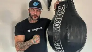 Acelino Popó e Kleber Bambam saem no braço; vídeo viraliza na web, confira