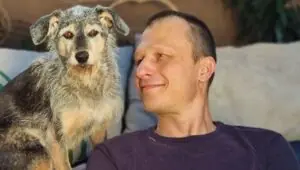 Estopinha: tutor exibe imagens do velório da cachorrinha influencer e comove web; confira