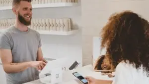 11 dicas para se aprofundar no comportamento de compra do cliente