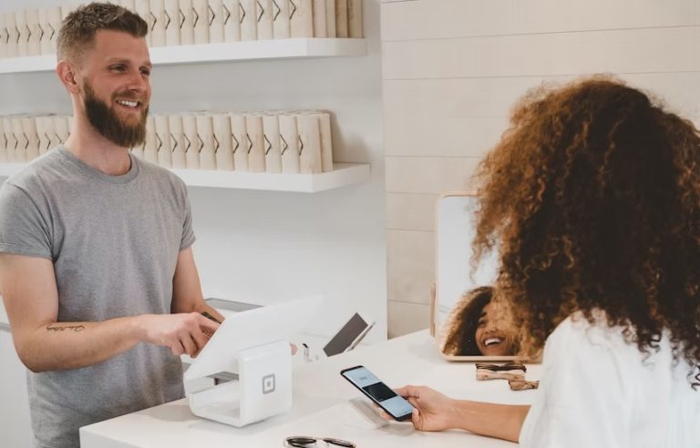 11 dicas para se aprofundar no comportamento de compra do cliente