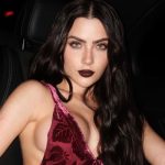 Jade Picon está de brincadeira! Musa surpreende com novo Look em Paris; confira