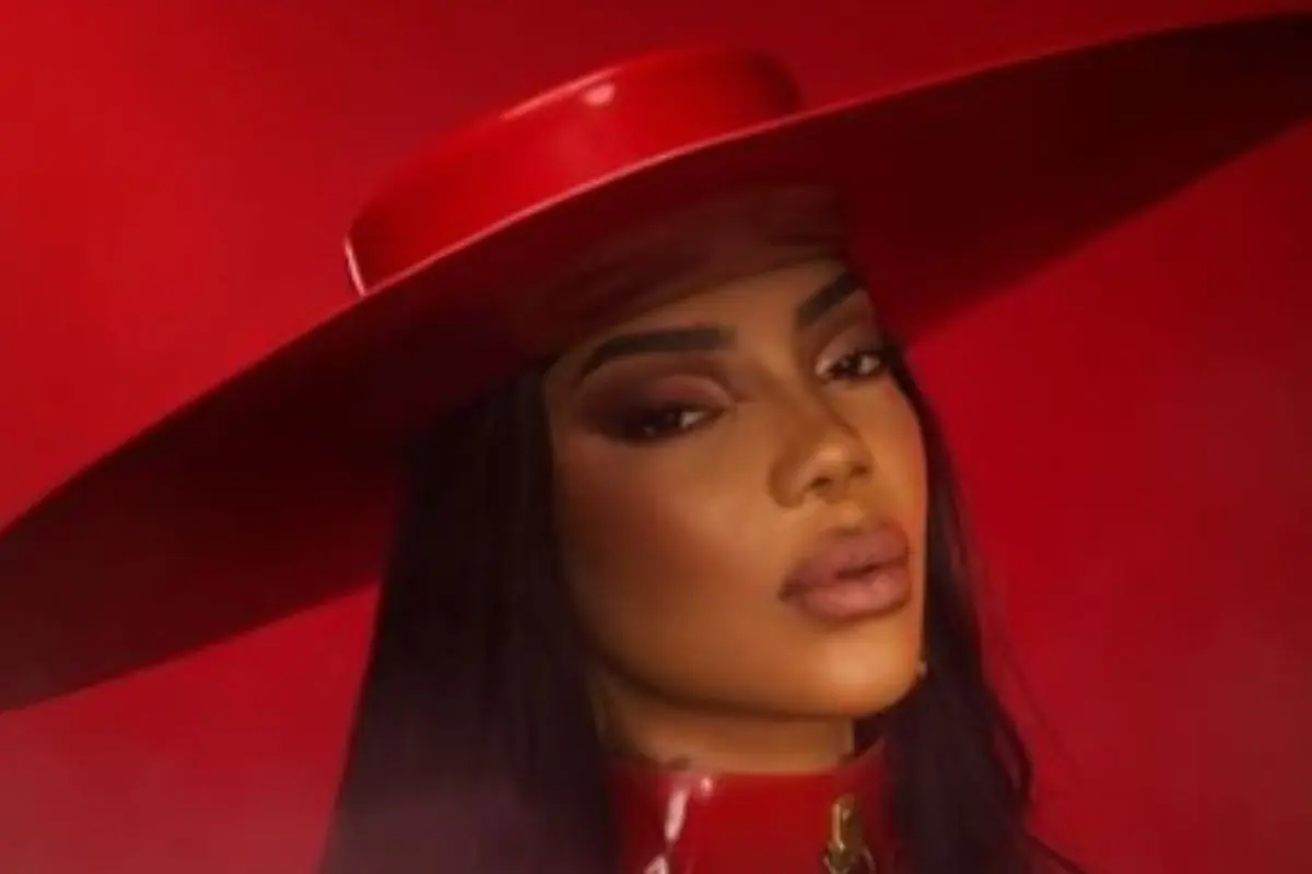 Ludmilla faz temperatura subir antes de show no The Town Ludmilla faz temperatura subir antes de show no The Town